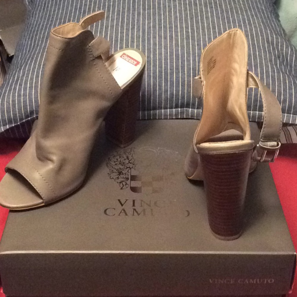 Vince Camuto Soft lamb leather
